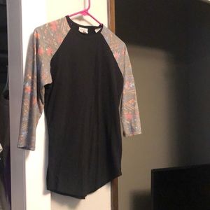 Lularoe randy tee